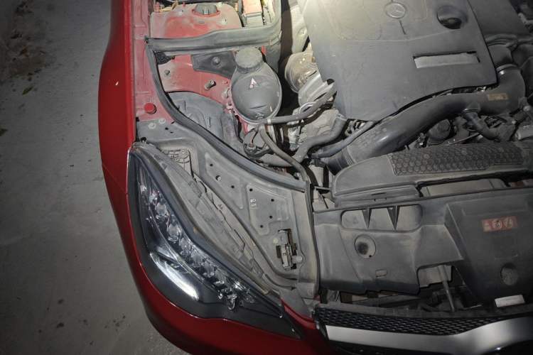 Used Mercedes-Benz E-Class 2014 E 260 Coupe Engine Bay Right