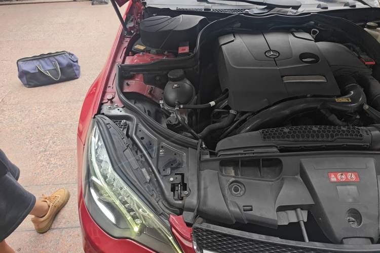 Used Mercedes-Benz E-Class 2014 E 260 Coupe Engine Bay Right