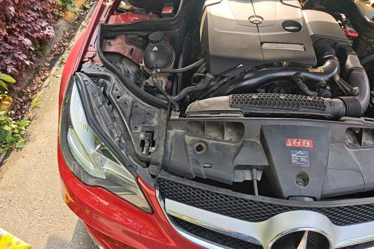 Used Mercedes-Benz E-Class 2014 E 200 Coupe Engine Bay Right
