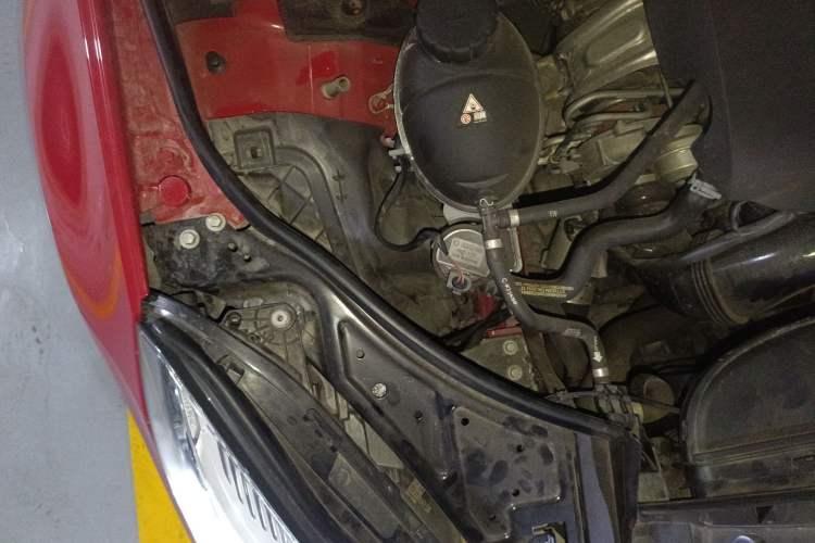 Used Mercedes-Benz E-Class 2014 E 200 Coupe Engine Bay Right