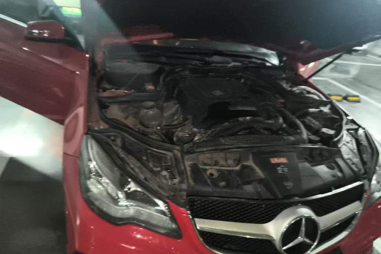 Used Mercedes-Benz E-Class 2014 E 200 Coupe Engine Bay Right