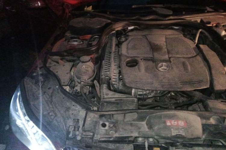Used Mercedes-Benz E-Class 2014 E 400 L Hybrid Engine Bay Right