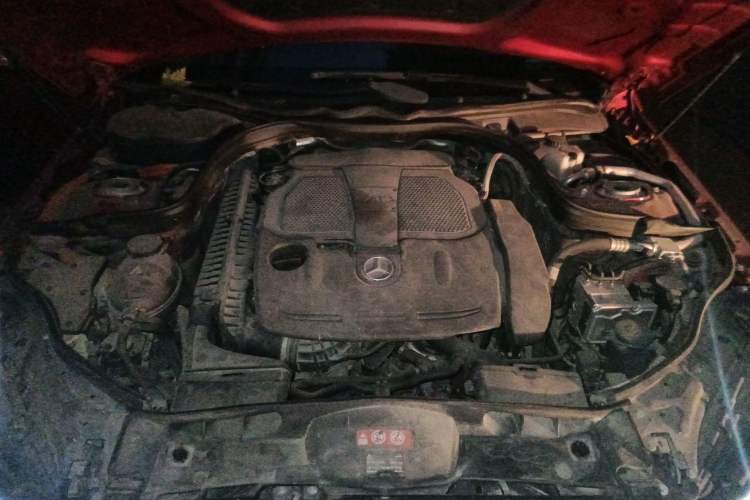 Used Mercedes-Benz E-Class 2014 E 400 L Hybrid Engine Bay