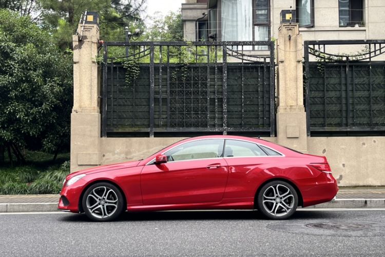 Used Mercedes-Benz E-Class 2014 E 200 Coupe Exterior 1