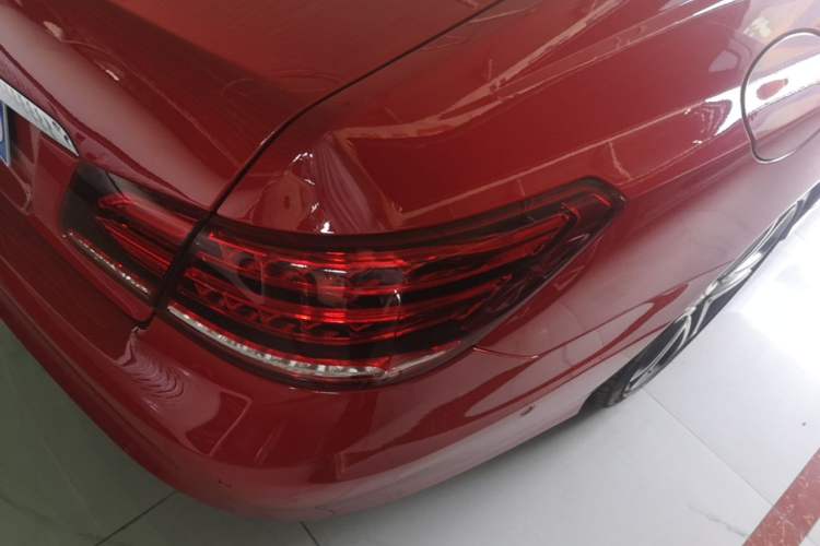 Used Mercedes-Benz E-Class 2014 E 200 Coupe Exterior 3