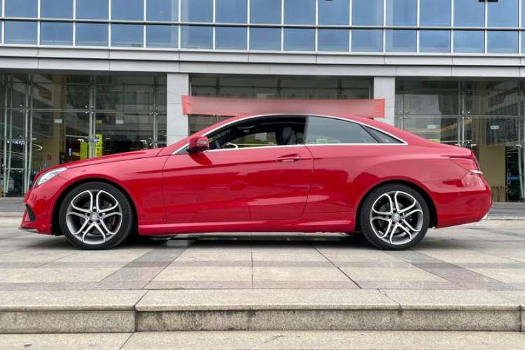 Used Mercedes-Benz E-Class 2014 E 200 Coupe Exterior 3