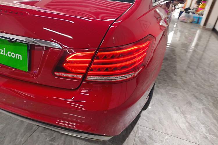 Used Mercedes-Benz E-Class 2014 E 200 Coupe Exterior 3