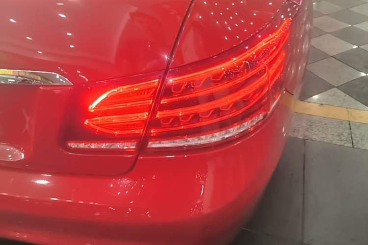 Used Mercedes-Benz E-Class 2014 E 260 Convertible Coupe Exterior 3