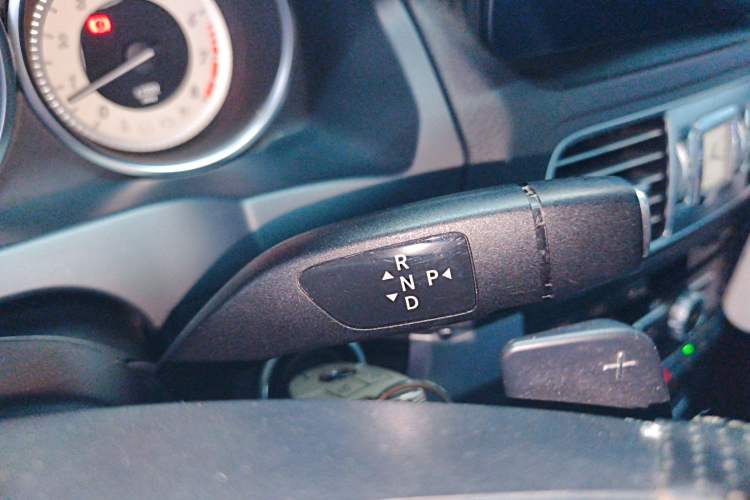 Used Mercedes-Benz E-Class 2014 E 200 Coupe Gear Lever