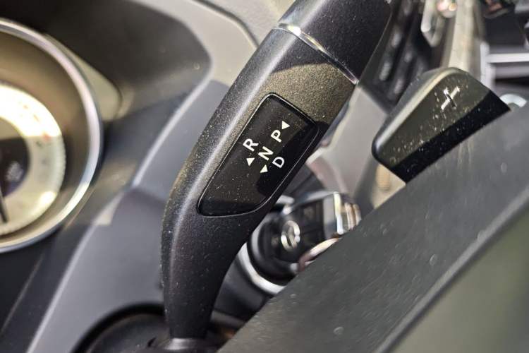 Used Mercedes-Benz E-Class 2014 E 200 Coupe Gear Lever