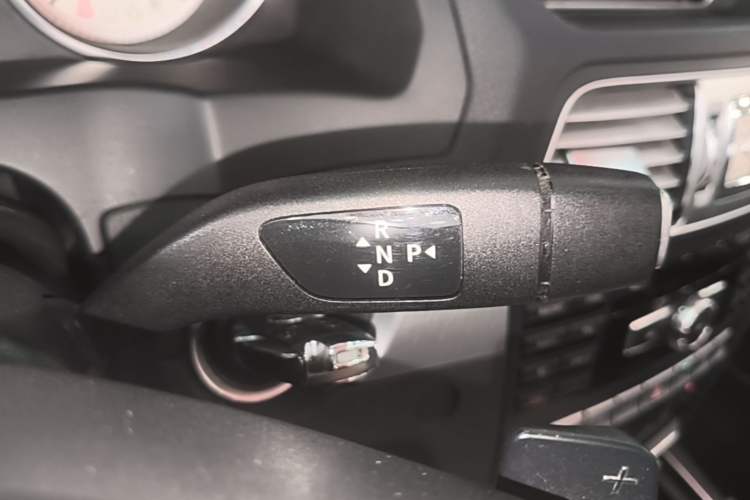 Used Mercedes-Benz E-Class 2014 E 260 Convertible Coupe Gear Lever