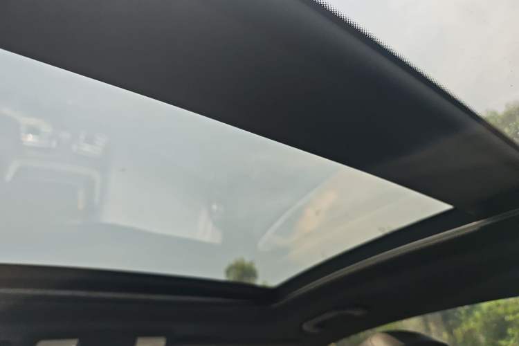 Used Mercedes-Benz E-Class 2014 E 200 Coupe Headliner