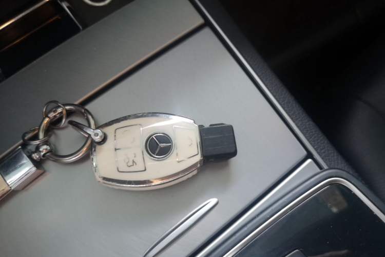 Used Mercedes-Benz E-Class 2014 E 200 Coupe Interior 1
