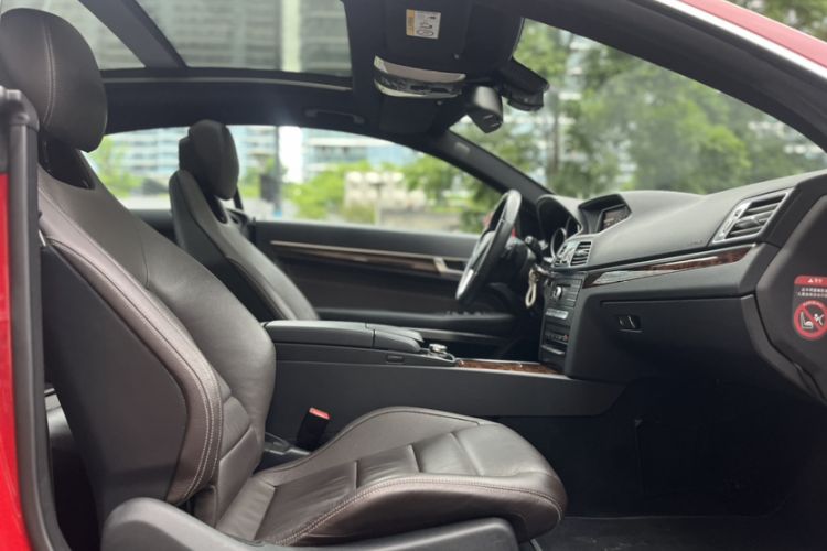 Used Mercedes-Benz E-Class 2014 E 200 Coupe Interior 1