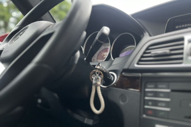 Used Mercedes-Benz E-Class 2014 E 200 Coupe Interior 3