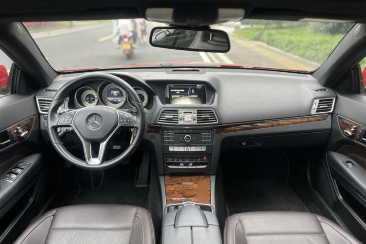 Used Mercedes-Benz E-Class 2014 E 200 Coupe Interior 5