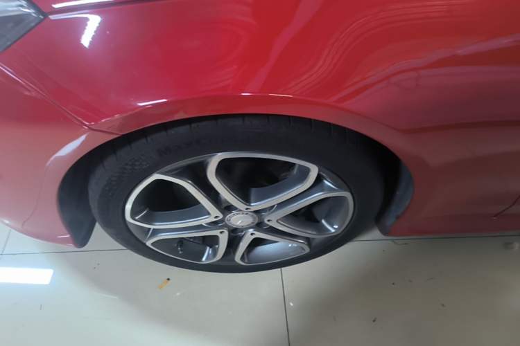 Used Mercedes-Benz E-Class 2014 E 200 Coupe Left Front Wheel Hub