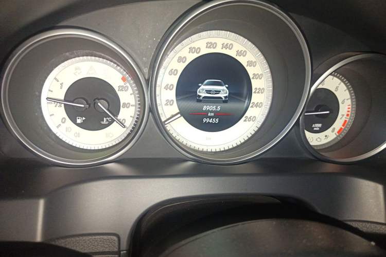 Used Mercedes-Benz E-Class 2014 E 260 Coupe Odometer Close Up