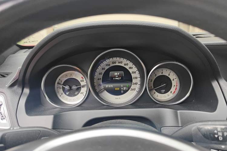 Used Mercedes-Benz E-Class 2014 E 260 Coupe Odometer Close Up