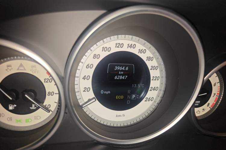 Used Mercedes-Benz E-Class 2014 E 260 Coupe Odometer Close Up