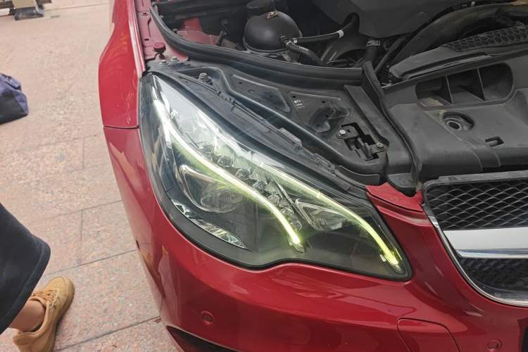 Used Mercedes-Benz E-Class 2014 E 260 Coupe Right Front Headlight