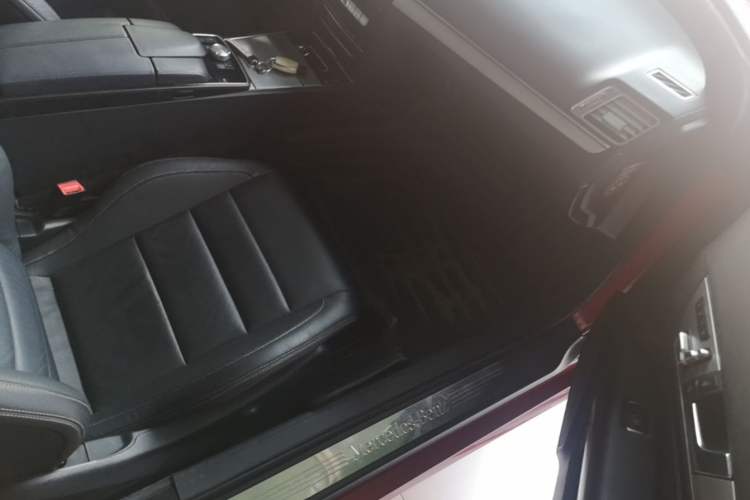 Used Mercedes-Benz E-Class 2014 E 200 Coupe Right Front Seat