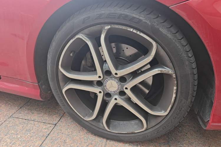 Used Mercedes-Benz E-Class 2014 E 260 Coupe Right Front Wheel Hub