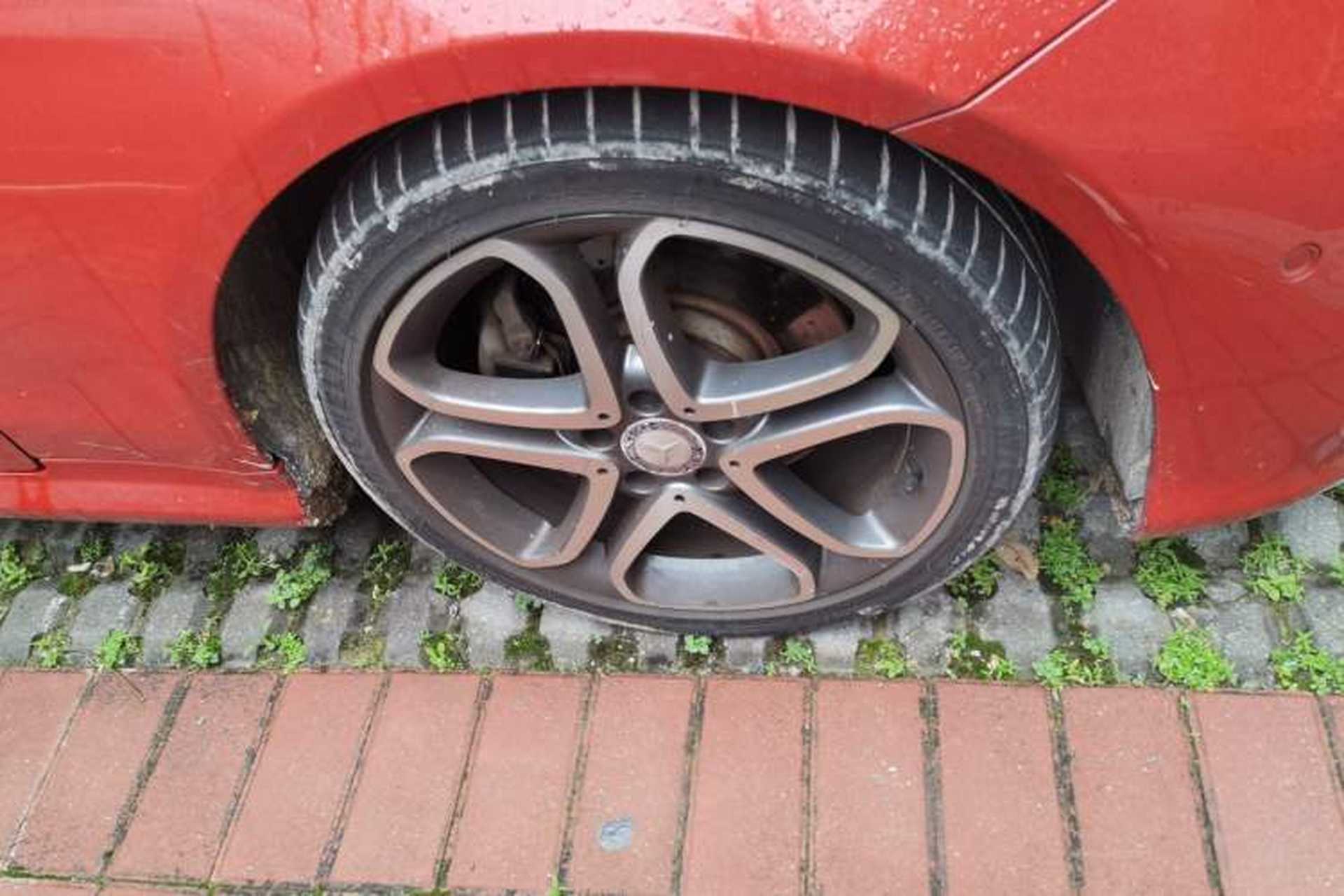 Used Mercedes-Benz E-Class 2014 E 200 Coupe Right Front Wheel Hub