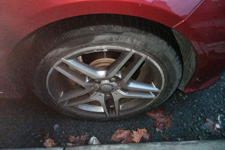 Used Mercedes-Benz E-Class 2014 E 400 L Hybrid Right Front Wheel Hub