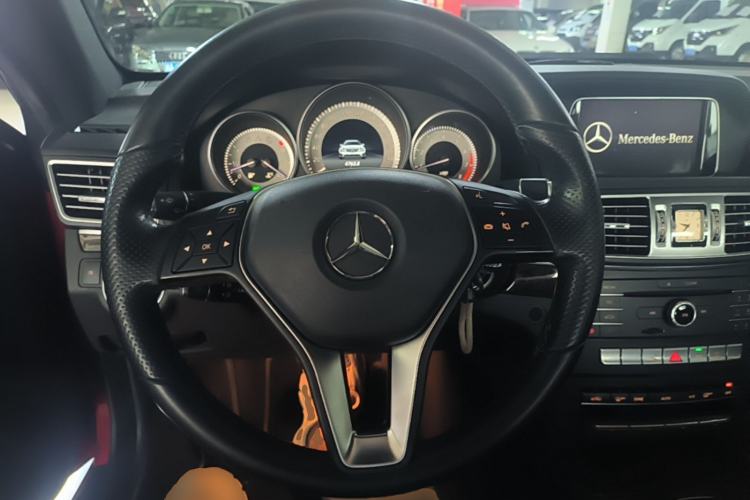 Used Mercedes-Benz E-Class 2014 E 200 Coupe Steering Wheel
