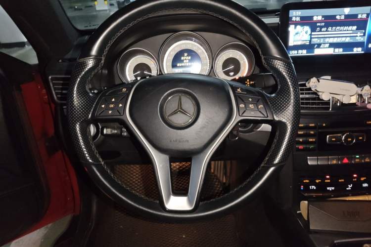 Used Mercedes-Benz E-Class 2014 E 200 Coupe Steering Wheel