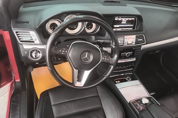 Used Mercedes-Benz E-Class 2014 E 260 Convertible Coupe Steering Wheel