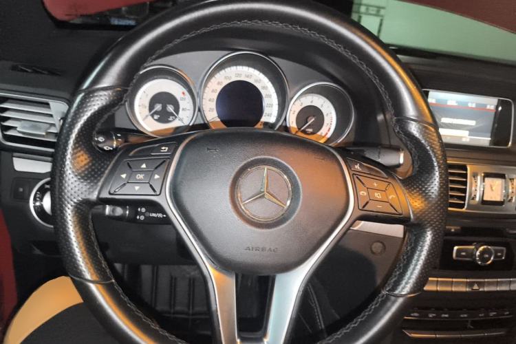 Used Mercedes-Benz E-Class 2014 E 200 Coupe Steering Wheel