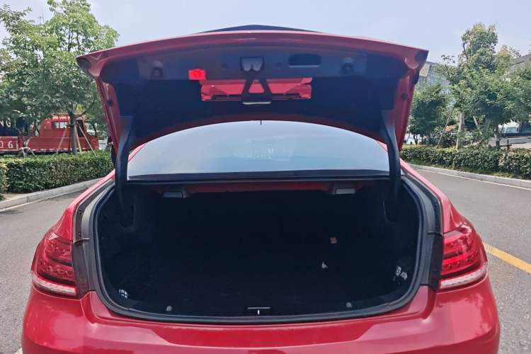 Used Mercedes-Benz E-Class 2014 E 200 Coupe Trunk