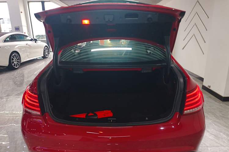 Used Mercedes-Benz E-Class 2014 E 200 Coupe Trunk