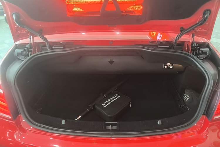 Used Mercedes-Benz E-Class 2014 E 260 Convertible Coupe Trunk