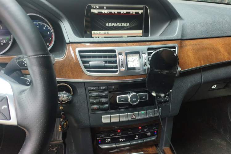 Used Mercedes-Benz E-Class 2014 E 260 L Audio And AC Panel