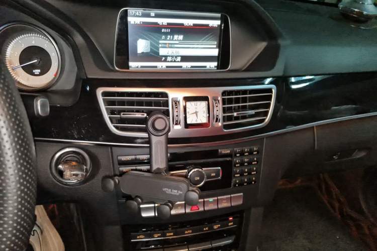 Used Mercedes-Benz E-Class 2014 Restyled E 260 L Sport Edition Audio And AC Panel