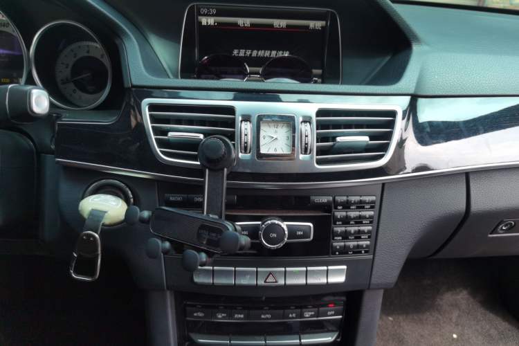 Used Mercedes-Benz E-Class 2014 Restyled E 260 L Sport Edition Audio And AC Panel