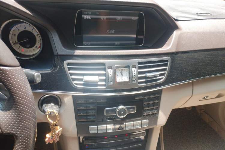 Used Mercedes-Benz E-Class 2014 E 260 L Sport Edition Audio And AC Panel
