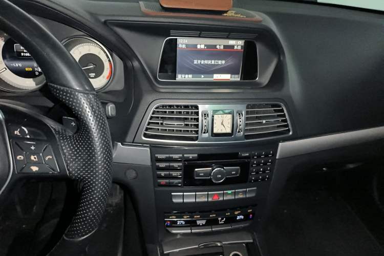Used Mercedes-Benz E-Class 2014 E 200 Coupe Audio And AC Panel