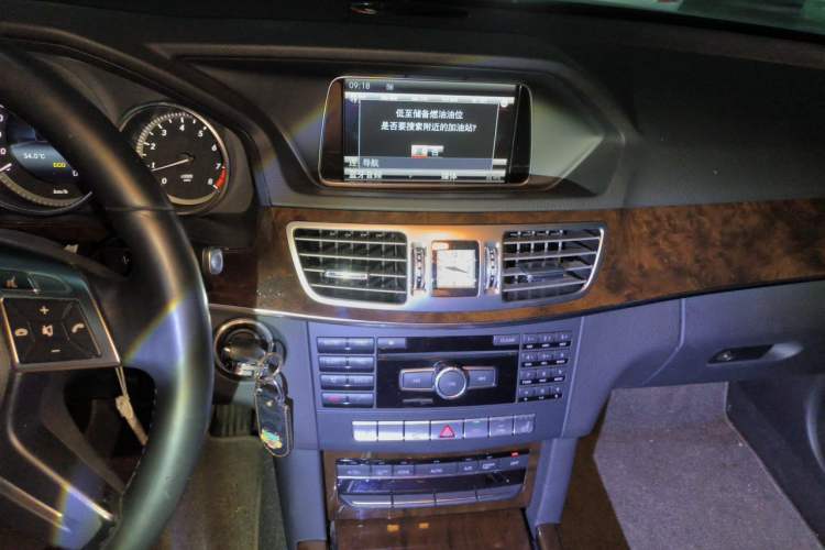 Used Mercedes-Benz E-Class 2014 E 260 L Luxury Model Audio And AC Panel