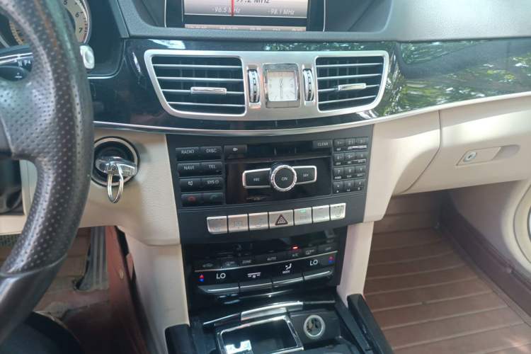 Used Mercedes-Benz E-Class 2014 Revised E 260 L Sport Luxury Edition Audio And AC Panel