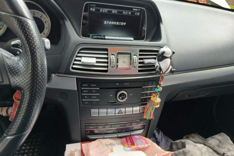 Used Mercedes-Benz E-Class 2014 E 260 Coupe Audio And AC Panel