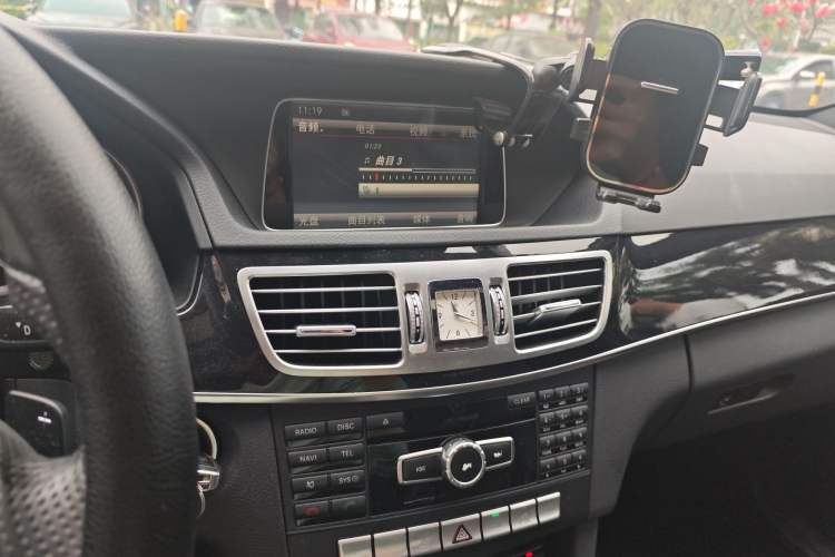 Used Mercedes-Benz E-Class 2014 Restyled E 260 L Sport Edition Audio And AC Panel