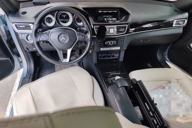 Used Mercedes-Benz E-Class 2014 Restyled E 260 L Sport Edition Center Console