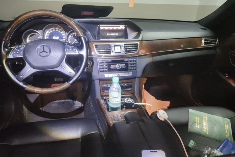 Used Mercedes-Benz E-Class 2014 E 260 L Center Console