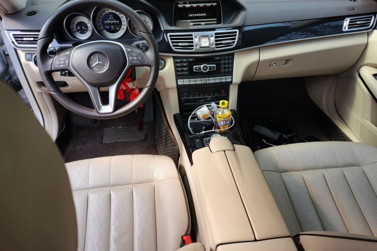 Used Mercedes-Benz E-Class 2014 Restyled E 400 L Sport Luxury Edition Center Console