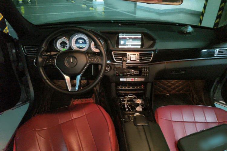 Used Mercedes-Benz E-Class 2014 Restyled E 260 L Sport Edition Center Console