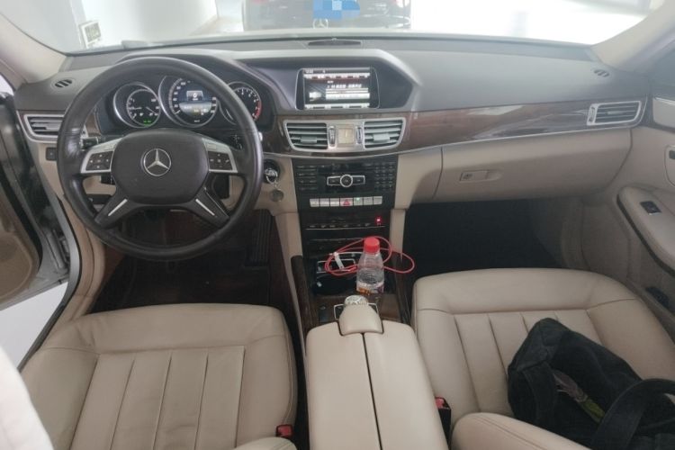 Used Mercedes-Benz E-Class 2014 E 260 L Luxury Model Center Console
